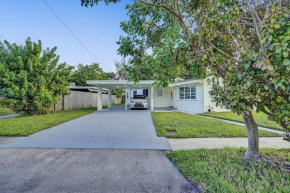 BRAND NEW 4Bed/2Bath - Renovated Luxury Stay